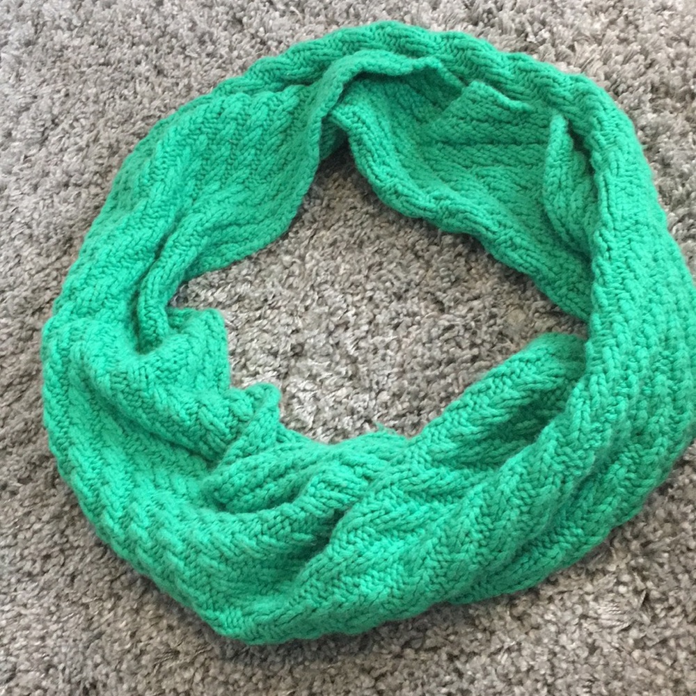 Cozy Green Cable Knit Infinity Scarf